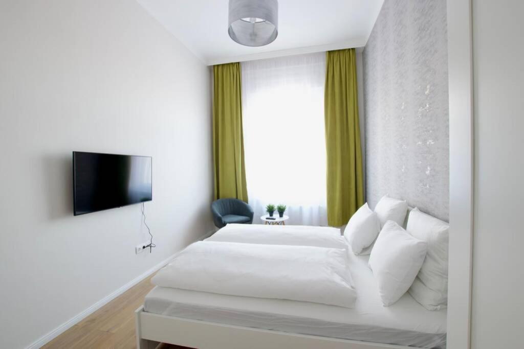Premium Apartment By Hi5 - Astoria 4 Bedroom Budapest Exterior photo