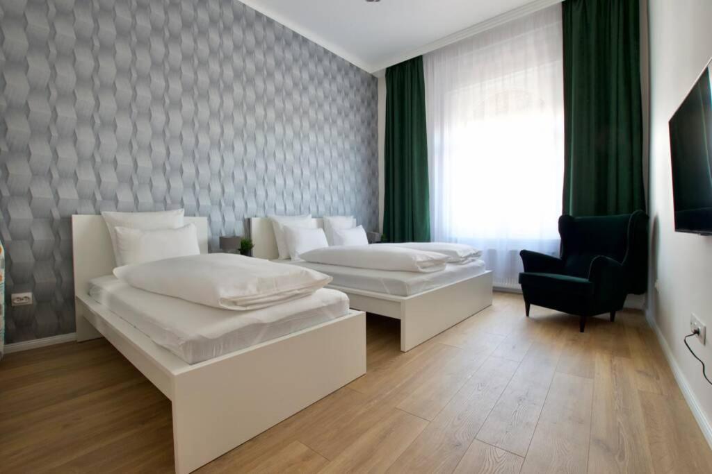Premium Apartment By Hi5 - Astoria 4 Bedroom Budapest Exterior photo